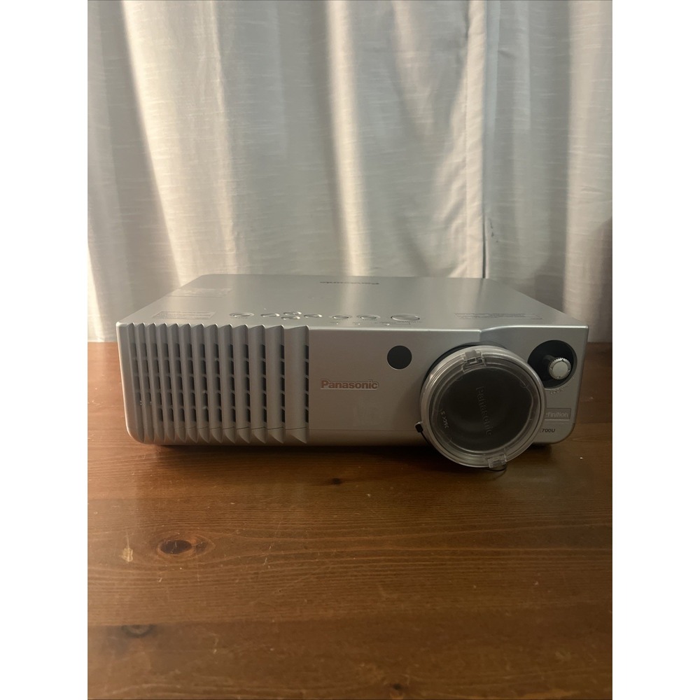 Panasonic PT-AE700U High-Definition Home Cinema LCD Projector HDMI WORKS